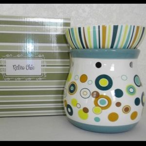 RARE Scentsy Retro Chic Deluxe Warmer
